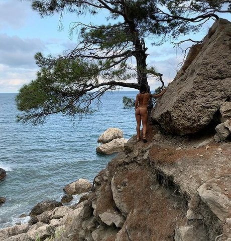 Anna Adamovich エロティックモデル 写真