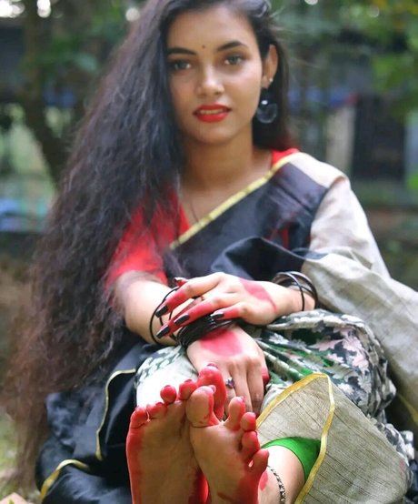 Arpa Roy 裸のポルノスター 画像