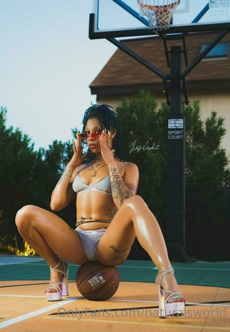 Naturalsworld セクシーなスター 画像