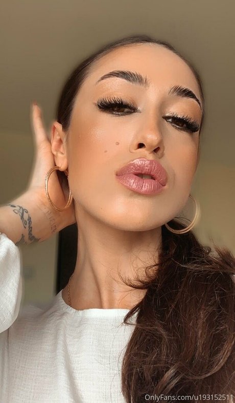 黒檀のランジェリーオンリーファンズ 無料ポルノ 写真