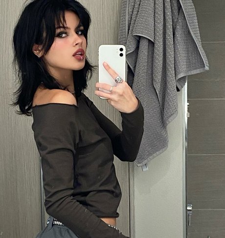 Jalynn Irwin スター ヌード 写真