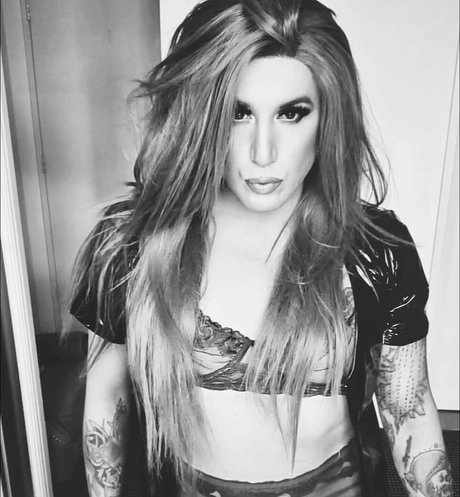 ジャークオンリーファンズ 無料エロ ギャラリー