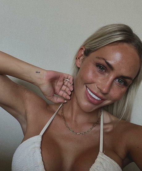 Anna Seneca アートモデル 写真