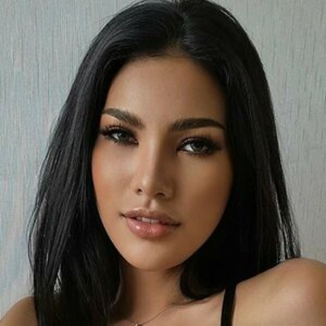 警察官のオンリーファンズ ポルノ ギャラリー