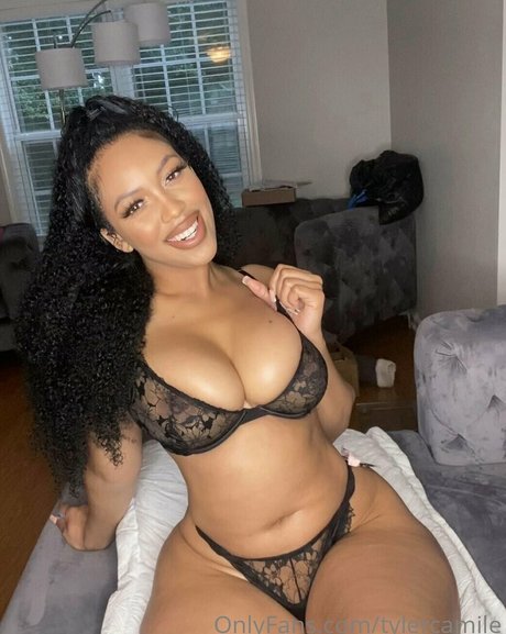 tylercamile 裸モデル 写真