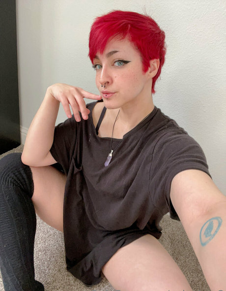 巨大ディルドオンリーファンズ 無料裸 画像