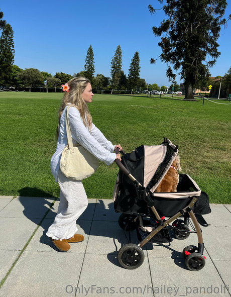 hailey pandolfi アダルトモデル 写真