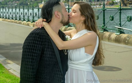 アナルxxx オンリーファンズ 裸 ギャラリー