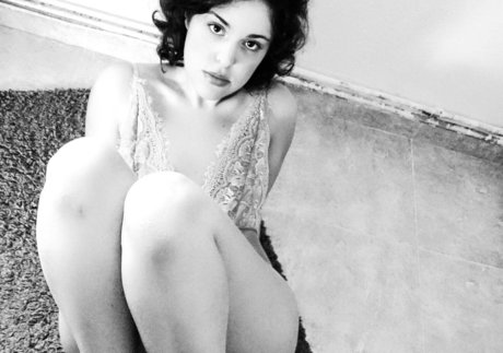 ぽっちゃり妊婦オンリーファンズ アートポルノ 写真