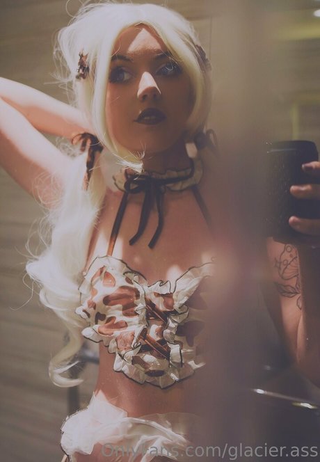 glacier ass スター ヌード 写真