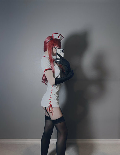 harmonyeva 裸の女優 写真