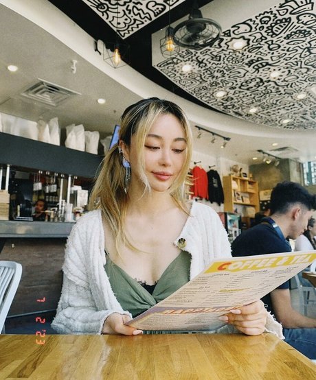 Wengie ポルノスター 美しい 画像