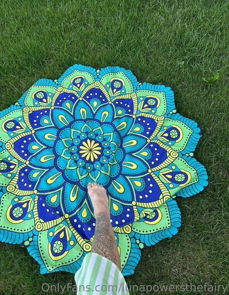 ミラーセルフィーオンリーファンズ ポルノグラフィック 写真