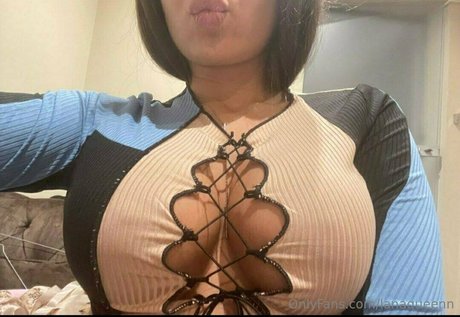 lanaqueenn セックスモデル 画像