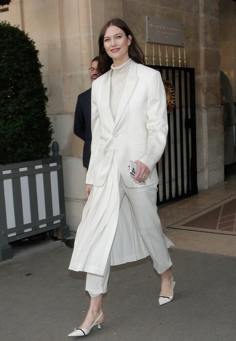 インド人熟女オンリーファンズ セクシーヌード 写真