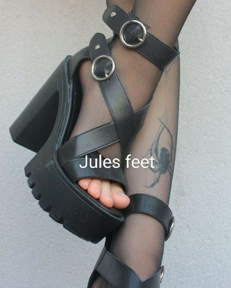 Jules Feet エロティック女優 画像