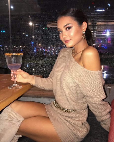 ミラーセルフィーオンリーファンズ xxx ギャラリー