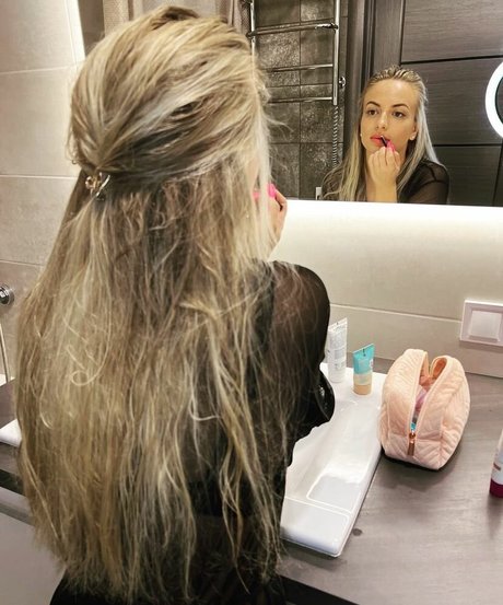 フィットネスアナルオンリーファンズ HD 写真