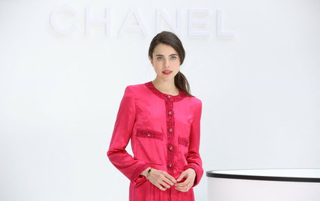 Margaret Qualley ヌードのポルノスター 写真