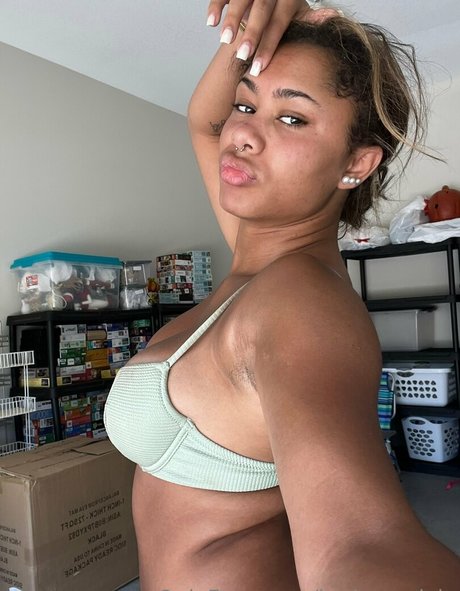 katieswrdvip HDモデル 画像