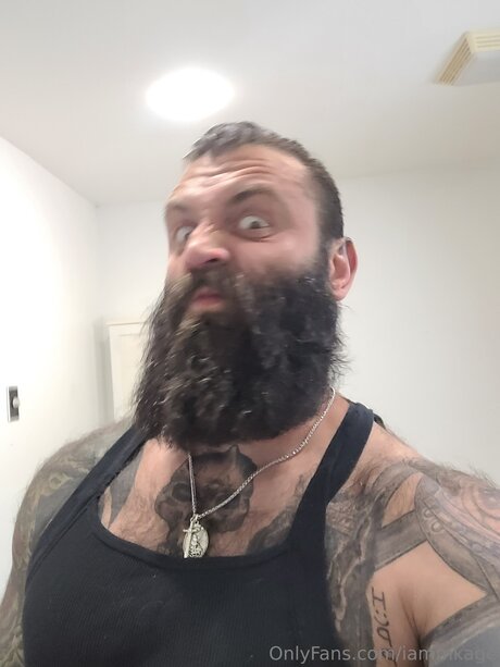 お尻を広げるオンリーファンズ アートヌード 写真