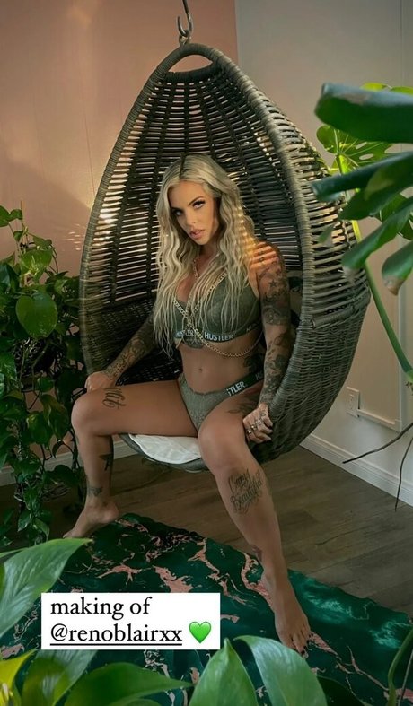 May Valentine 完璧な女優 写真