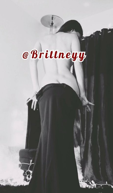 brittneyyfree ヌードモデル 写真