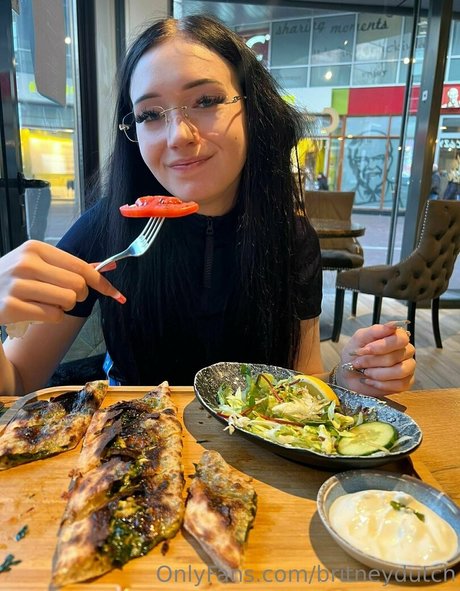 britneydutch ヌードのポルノスター 画像