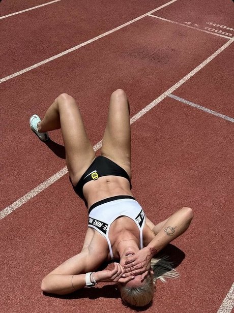 Kaja Debevec ヌードスター 写真