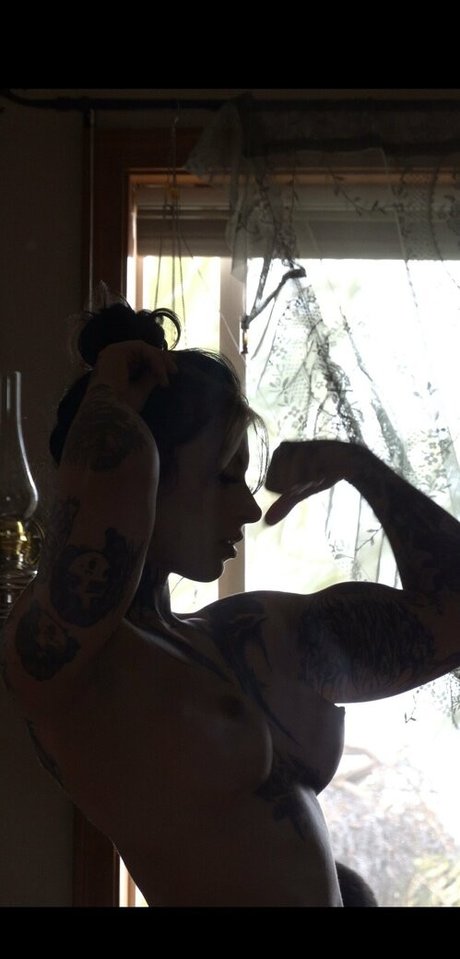 ヌード熟女オンリーファンズ えろ 画像