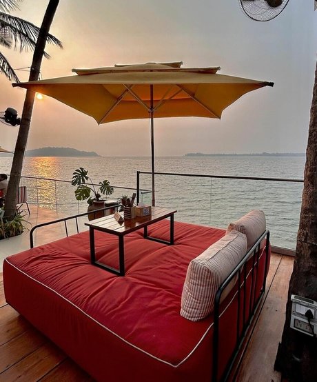 貞操帯オンリーファンズ ポルノ 写真