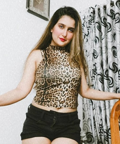 巨乳ランジェリーオンリーファンズ 美しいポルノ 写真