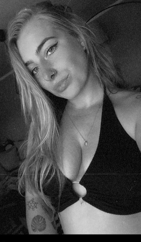 Blondinbelka ポルノスター セクシー ギャラリー