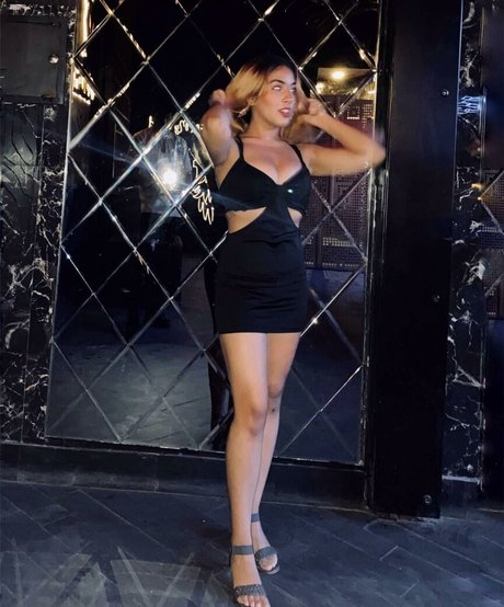 tvishagulatii ポルノスター ヌード 写真