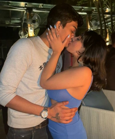 tvishagulatii セックスモデル 画像