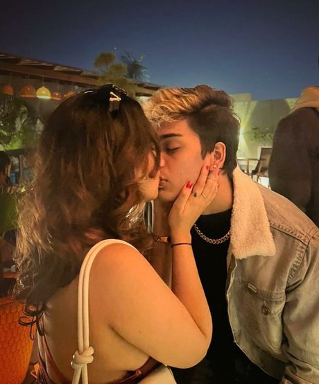 tvishagulatii HD女優 画像