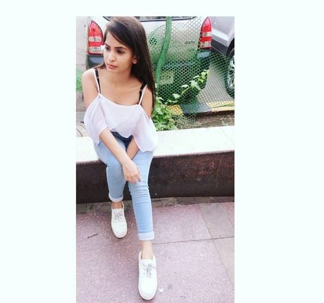 Anjali Gupta 裸のスター 写真