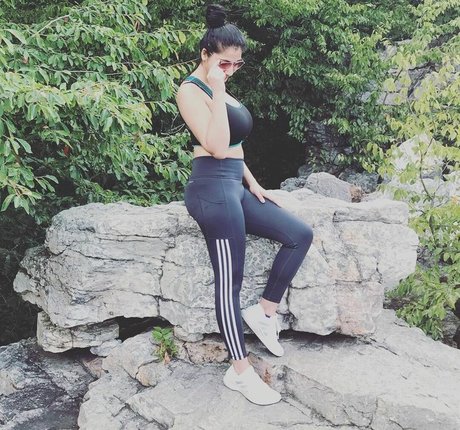 曲線美のxxx オンリーファンズ 無料アダルト 画像