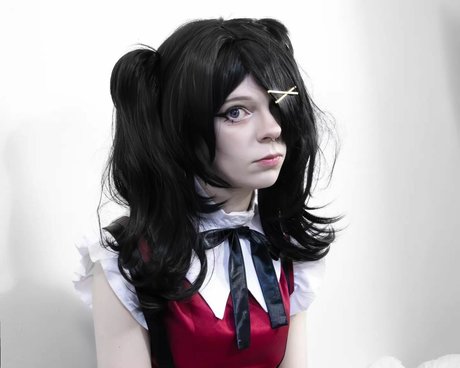 Porcelain Ghoul 裸のスター 画像