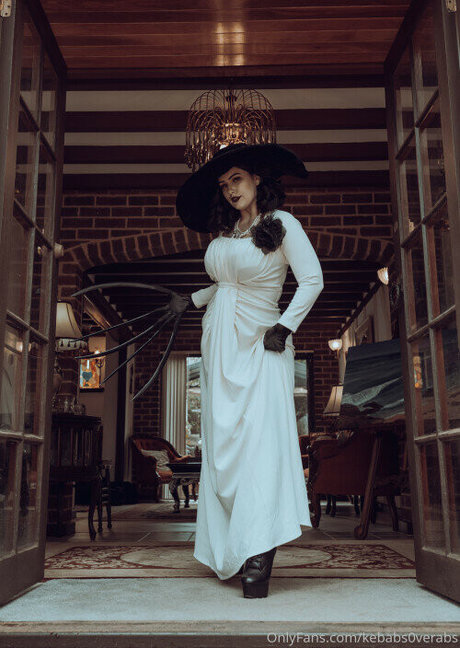 ベビーシッターオンリーファンズ セックス 写真