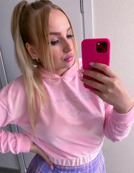 Squirtteen かわいいポルノスター ギャラリー