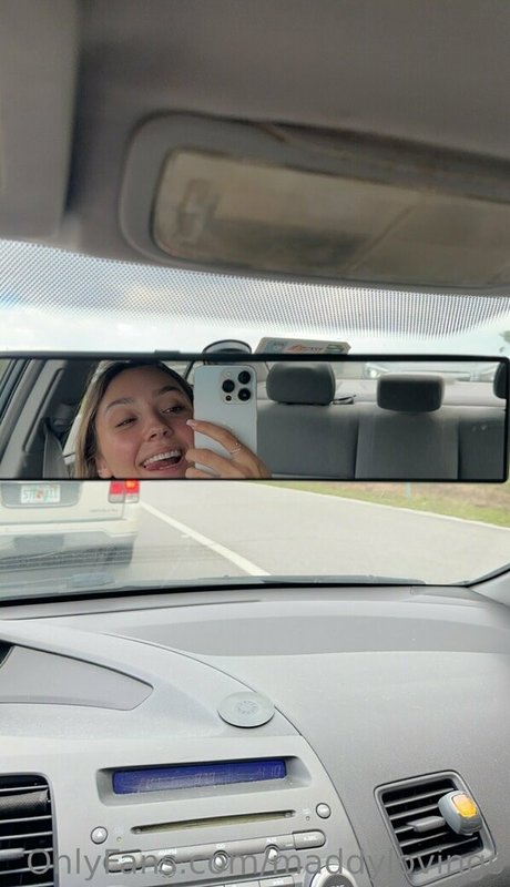 お尻を広げるオンリーファンズ 無料セクシー アーカイブ