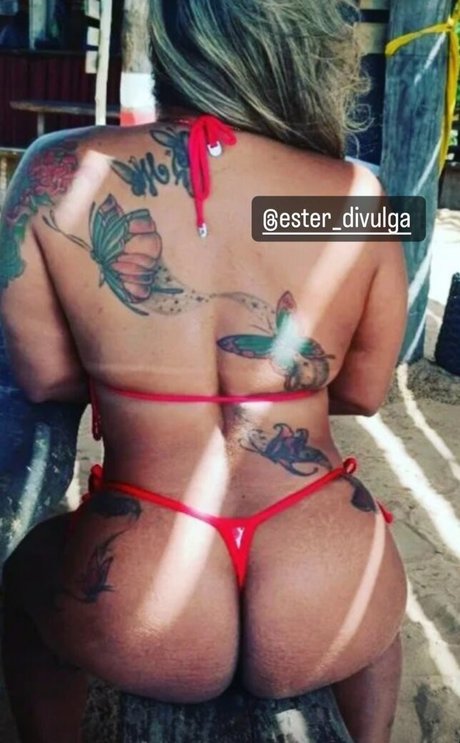 Esther Exhib セクシーモデル 写真