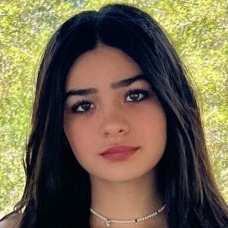 Alexandra Bull トップモデル 画像