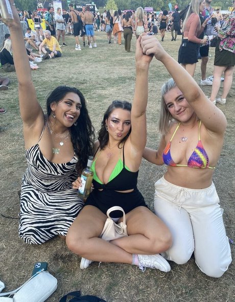 Lydia Harrison 最高のスター ギャラリー