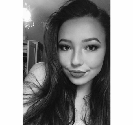 Lydia Harrison トップモデル 画像