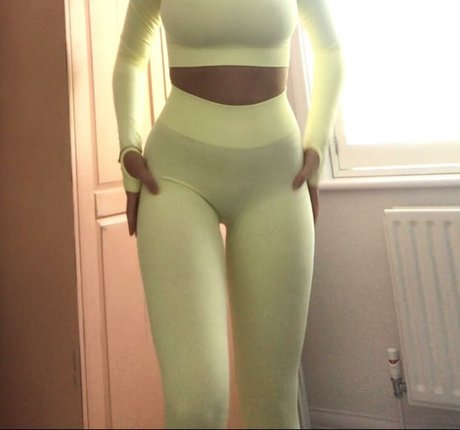 Lydia Harrison 独占ポルノスター 画像