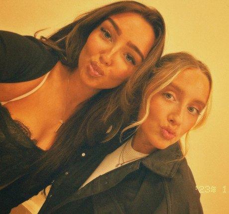 フィットネスガールズオンリーファンズ 美しいポルノ 写真