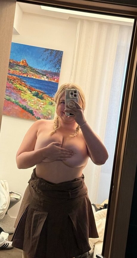 Niki Peacock ヌードモデル 画像