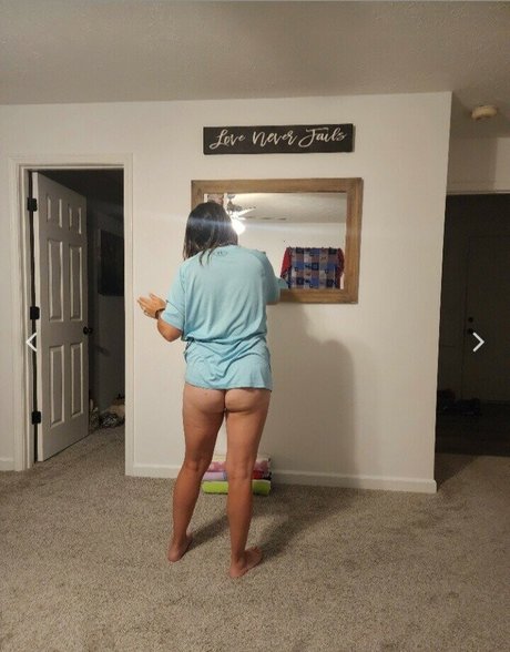 Annoyed Wifey ヌードスター 写真